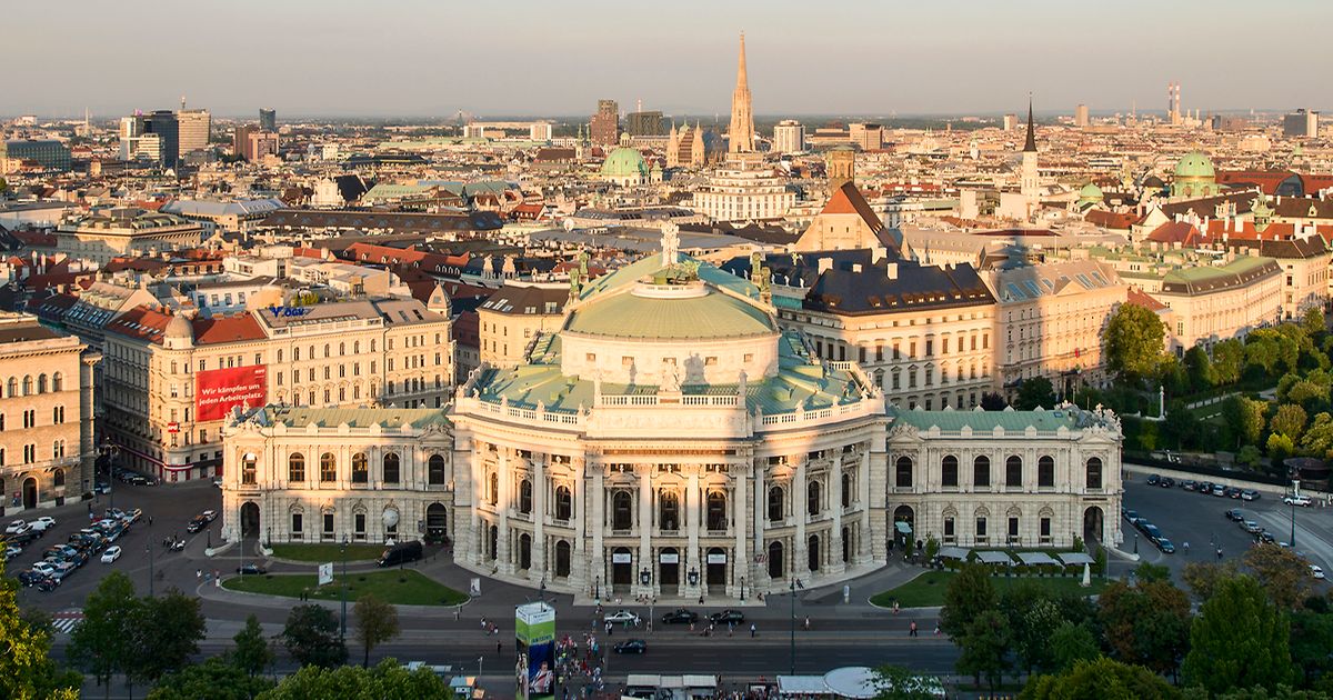 Burgtheater (Teatro Nazionale) - VIENNA – Ora. Per sempre