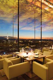 The Loft, restaurant with a view of Vienna by night