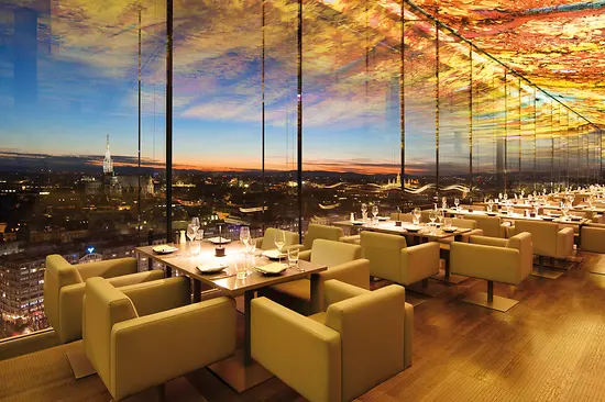 The Loft, restaurant with a view of Vienna by night