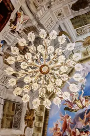 Oberes Belvedere, Marmorsaal, Deckenfresko von Carlo Innocenzo Carlone, Marcantonio Chiarini und Gaetano Fanti
