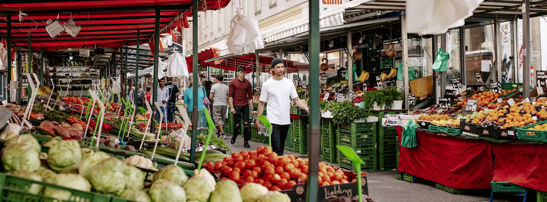 Gemüsestand am Brunnenmarkt