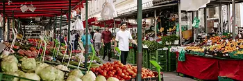 Vegetable stall at Brunnenmarkt 