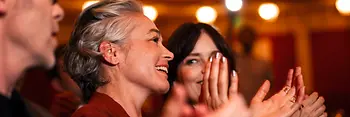 Audience clapping in the Wiener Konzerthaus 