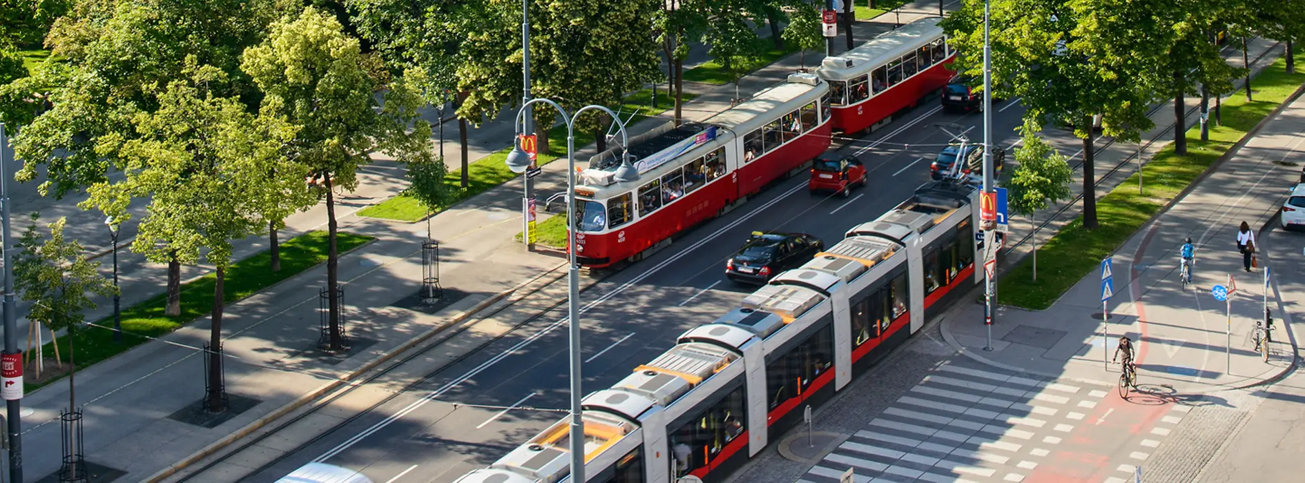 Streetcar sightseeing in Vienna | Travel to Austria