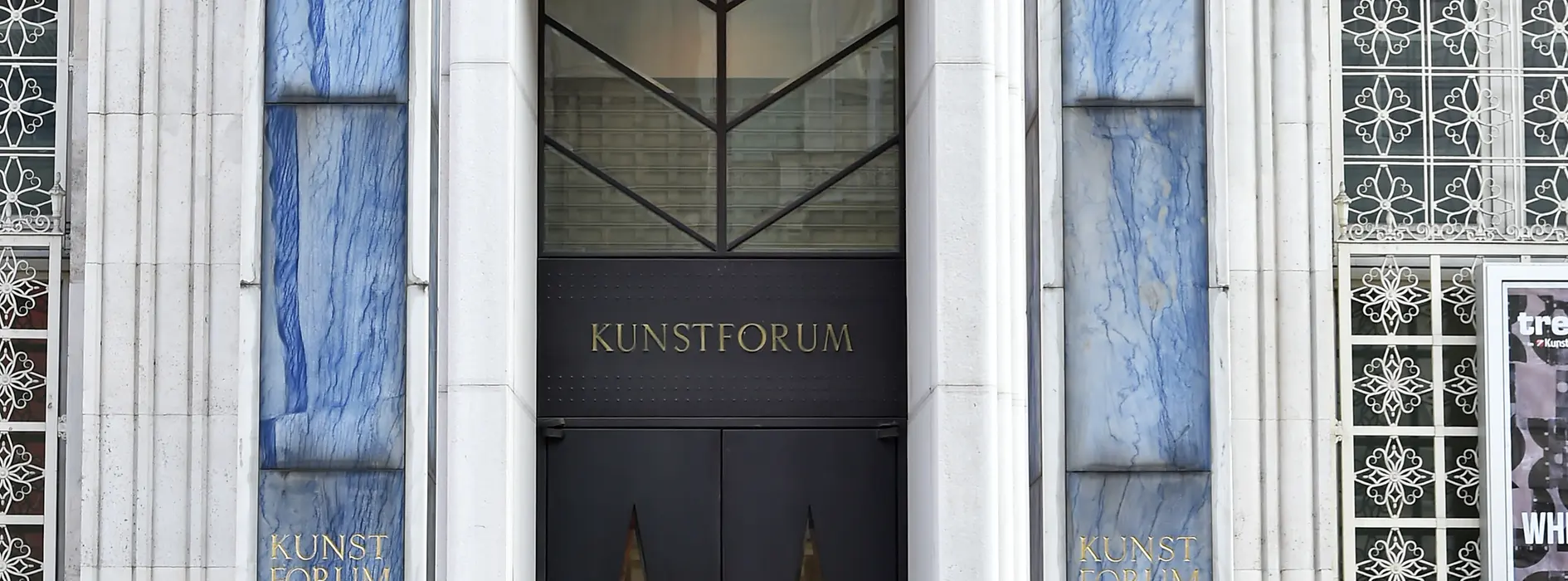 Portal del Bank Austria Kunstforum