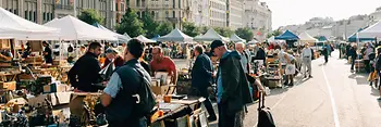 Mercato delle pulci presso il Naschmarkt 