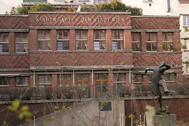 Edificio de vivienda social, Rabenhof, vista exterior, guardería 