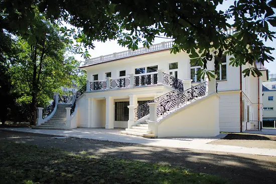 Klimt villa