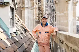 Scalpellino Manner al lavoro nel Duomo di Santo Stefano