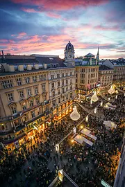 Folla festeggiante a S. Silvestro al Graben di Vienna 