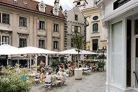 Caffè all’aperto in St.-Ulrichs-Platz