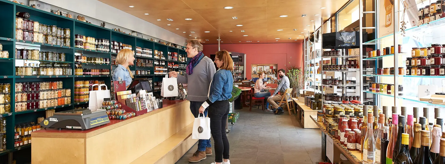 Épicerie fine Staud's au Brunnenmarkt, vue intérieure de la pièce de vente