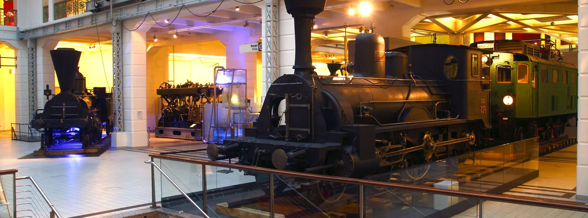 Old train set in the central hall