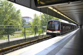 Stazione della metropolitana Friedensbrücke