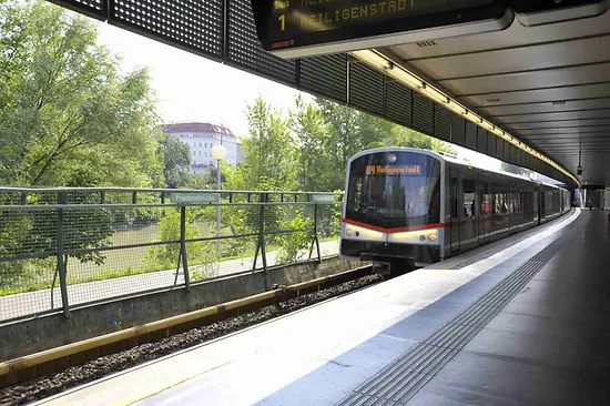 U-Bahn Station Friedensbrücke