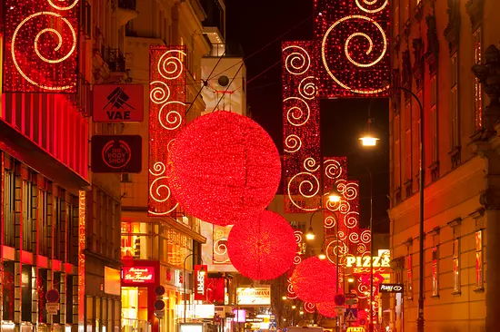 Christmas lights on Rotenturmstrasse 