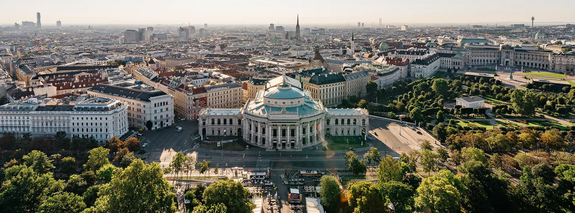 Widok z ratusza na Burgtheater