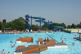 Schafbergbad, piscina all'aperto, scivolo sullo sfondo