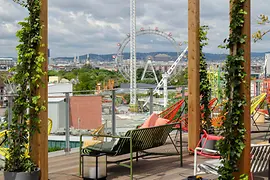 Zoku Vienna, Kindred Spirits Rooftop Bar, terrasse, vue sur le Prater