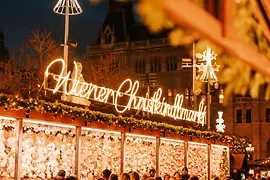 Christmas market in front of City Hall