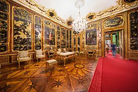 Schönbrunn Palace, Vieux Laque room