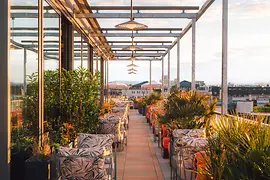 Bar rooftop sur le toit de l’hôtel Hoxton de Vienne