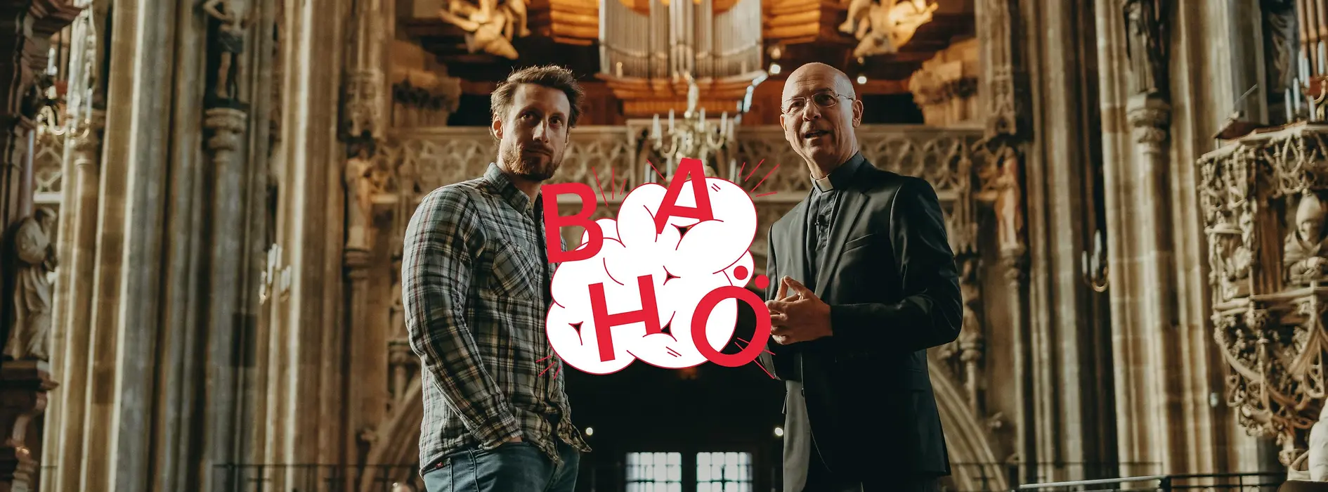 Martin Moder trifft Toni Faber im Stephansdom, im Vordergrund Podcast-Logo Bahö