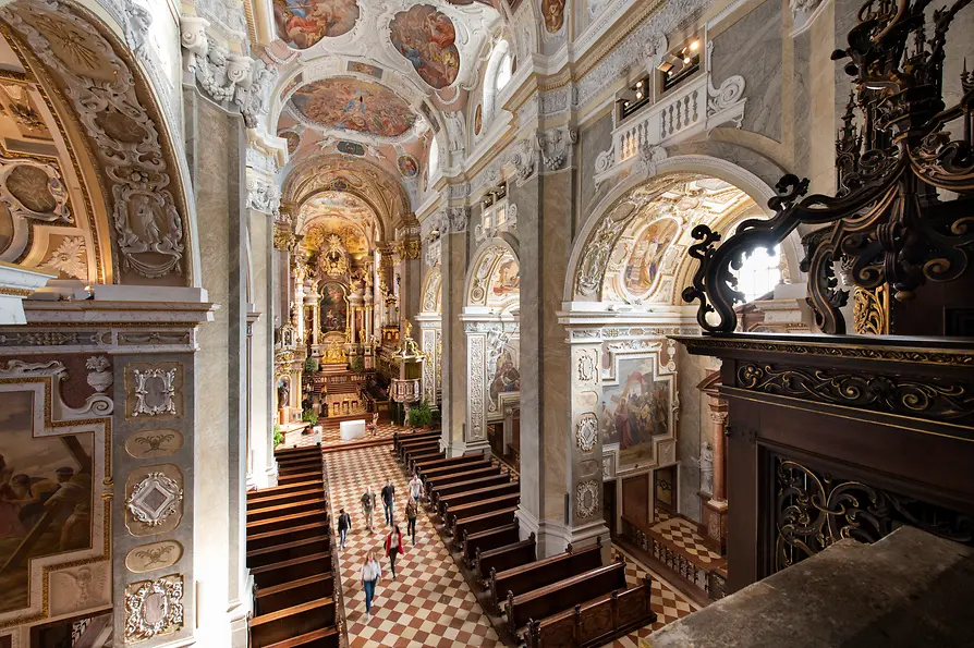 Innenansicht der Stiftskirche Klosterneuburg